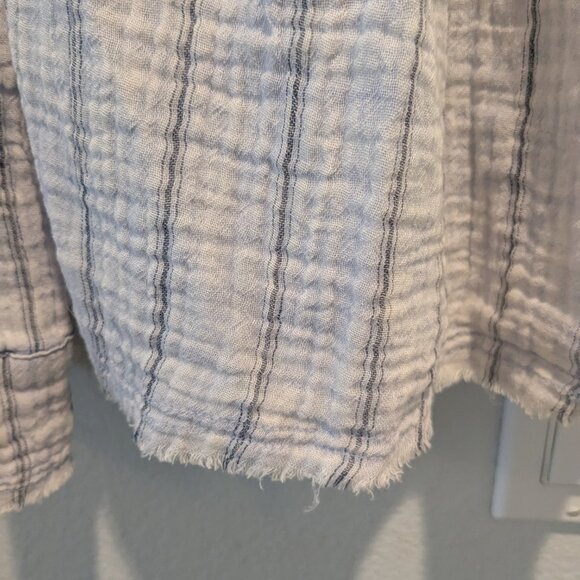 Mystree Button Up Tunic - Large - Picture 9 of 10